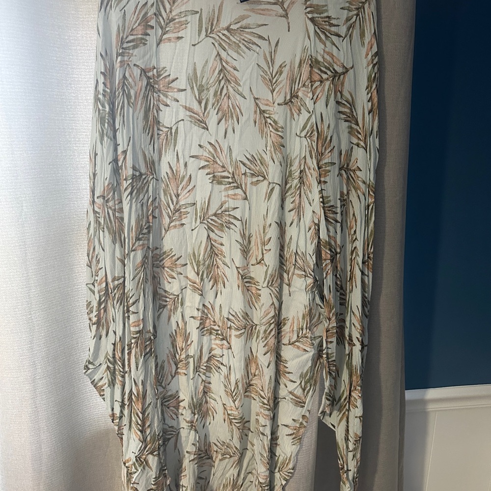 Forever 21 Leaf Pattern Kimono